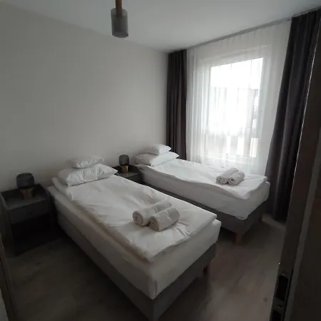 Przy Mogilskiej Z Miejscem Postojowym Apartment *