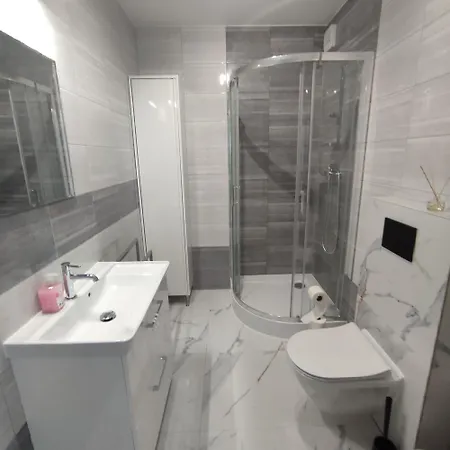 Przy Mogilskiej Z Miejscem Postojowym Kraków