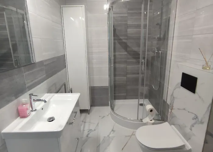 Przy Mogilskiej Z Miejscem Postojowym קרקוב