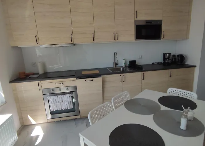 Przy Mogilskiej Z Miejscem Postojowym